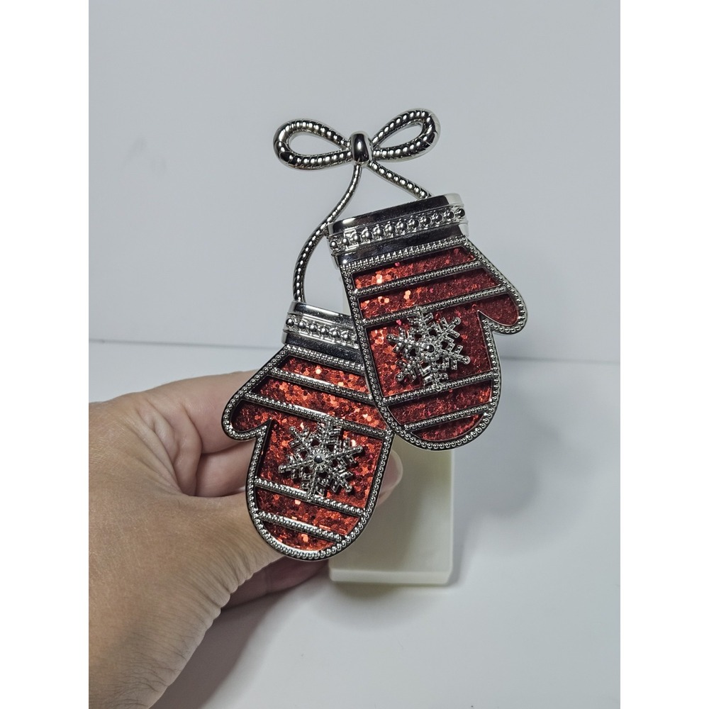 Bath Body Works Red Glitter Mitten Wallflower Plug Holiday Snowflake Christmas